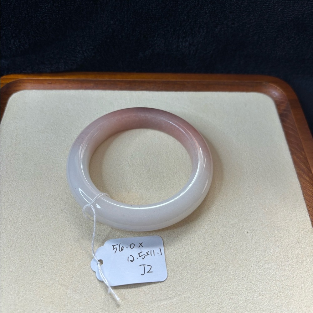 Shetai Jade Bangle - Picture 2 of 9
